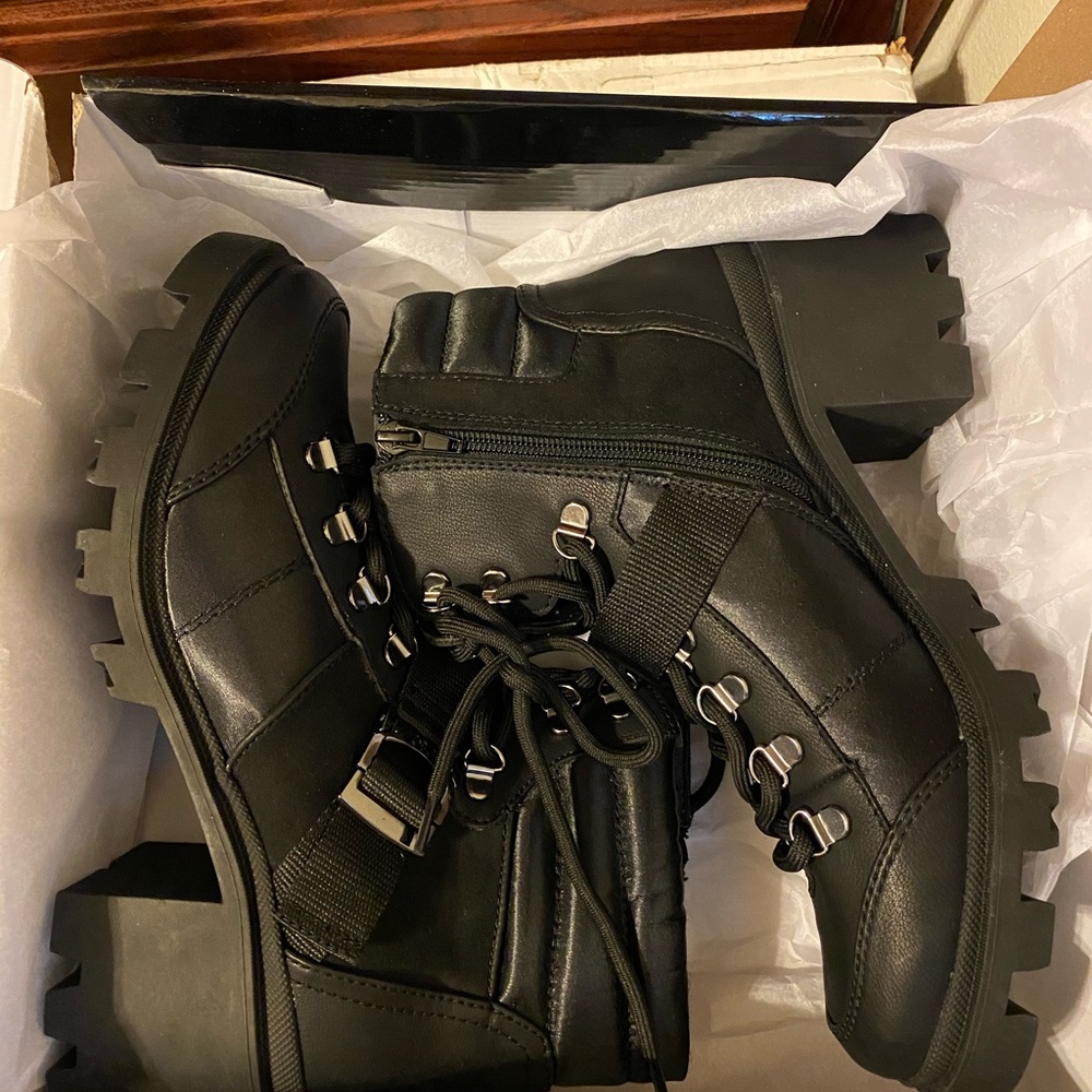New GBG Guess booties